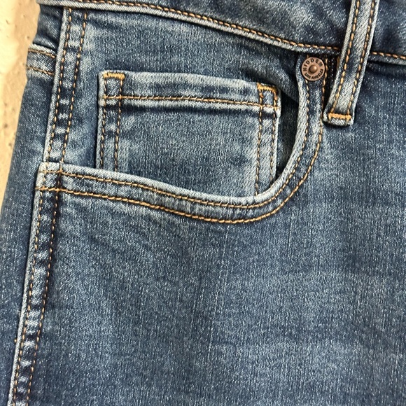 slide slit mid ride boot cut jeans size 31 Hidden jeans NWT Ryan style. - Picture 3 of 13